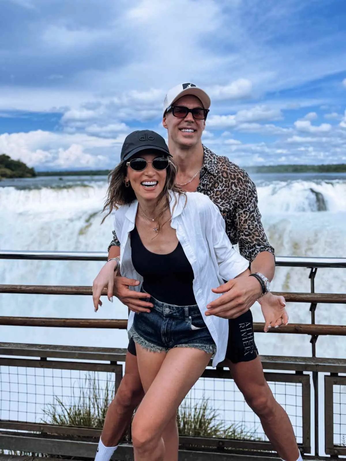 Οικονομάκου: Μαζί με τον Τσερέλα στους μαγευτικούς καταρράκτες Ιγκουασού – Εντυπωσιακές οι εικόνες που μοιράστηκε 14 Αθηνά Οικονομάκου - Μπρούνο Τσερέλα