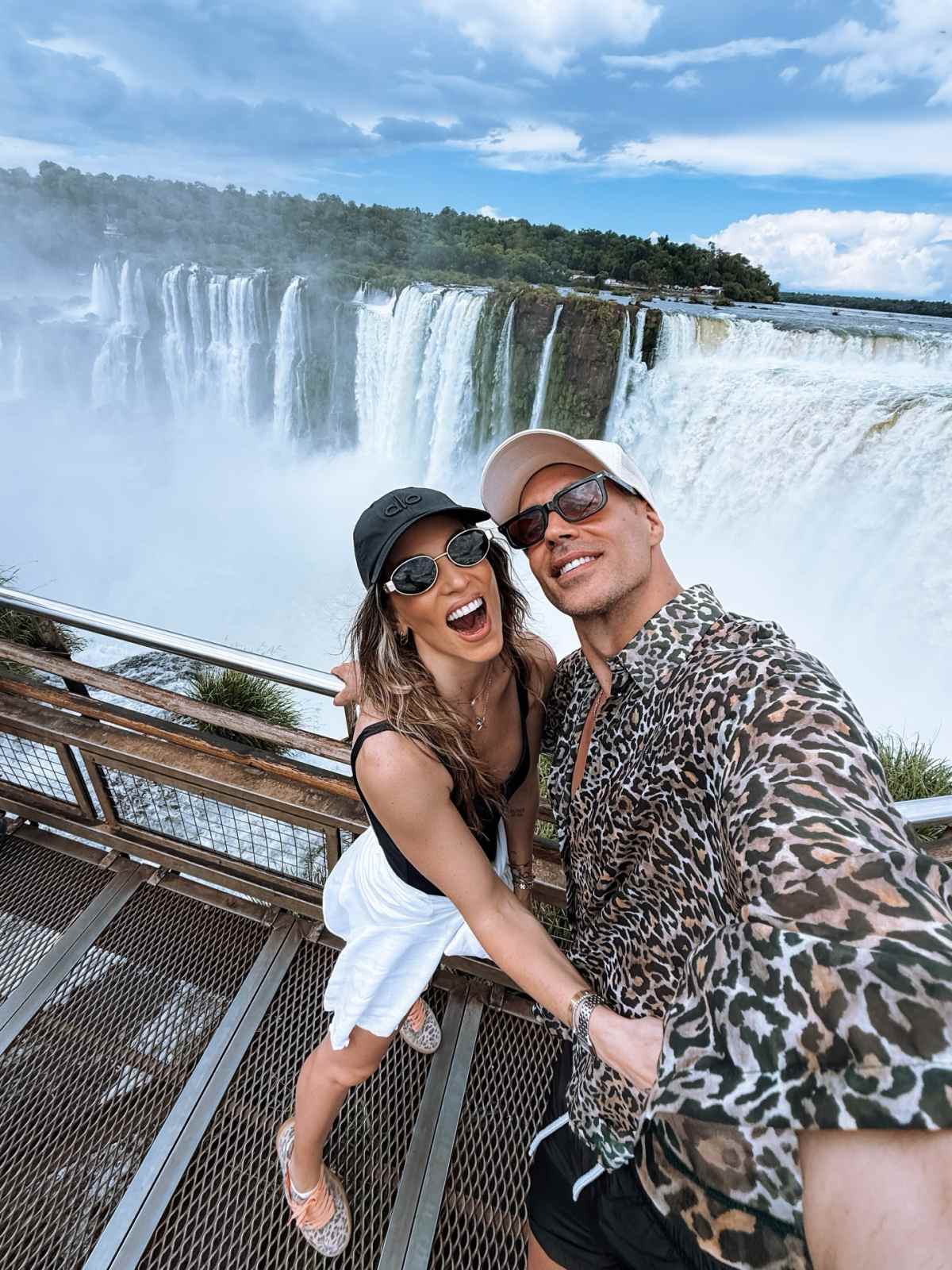 Οικονομάκου: Μαζί με τον Τσερέλα στους μαγευτικούς καταρράκτες Ιγκουασού – Εντυπωσιακές οι εικόνες που μοιράστηκε 16 Αθηνά Οικονομάκου - Μπρούνο Τσερέλα