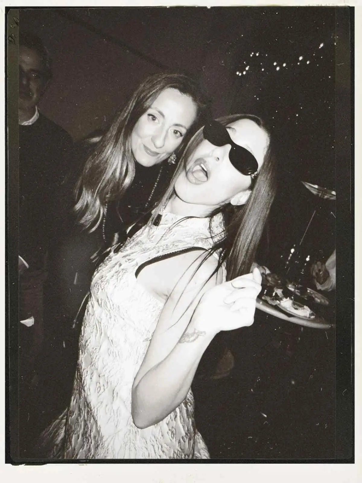 Σάττι: Το λαμπερό πάρτι γενεθλίων μετά την περιπέτεια υγείας (Φωτογραφίες) 18 Σάττι: Το πάρτι - υπερπαραγωγή για τα γενέθλιά της μετά την περιπέτεια υγείας (Φωτογραφίες)