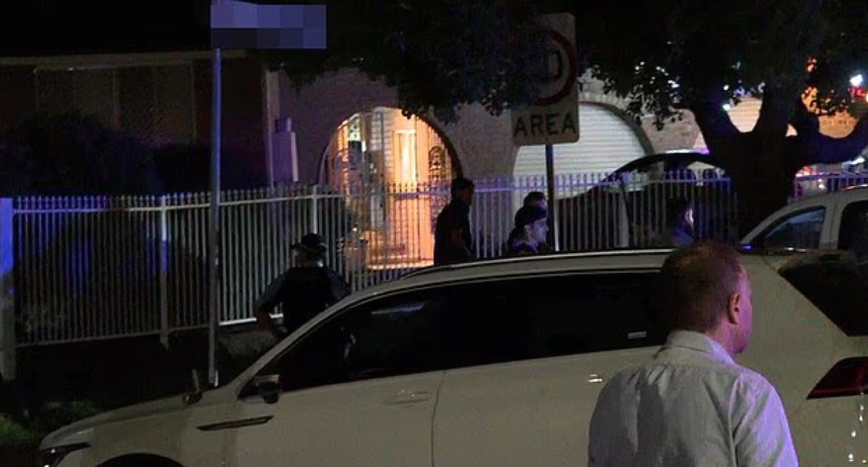 Σίδνεϊ: Φωτογραφίες των δύο υπόπτων της τρομοκρατικής ενέργειας – Έφοδος της αστυνομίας στο σπίτι του ενός 7 Σίδνεϊ: Φωτογραφίες των δύο υπόπτων της τρομοκρατικής ενέργειας – Έφοδος της αστυνομίας στο σπίτι του ενός