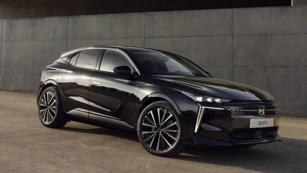 «Διπλωματικό Σώμα»: Το DS No4 διαθέσιμο πλέον στην Ελλάδα 4 DS No4