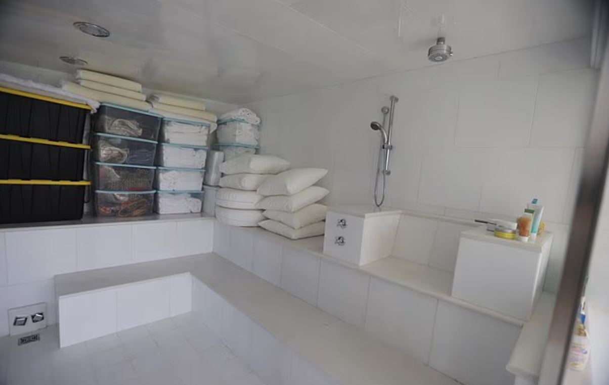 Αποκαλυπτικές εικόνες και βίντεο από το ιδιωτικό νησί του Επστάιν στην Καραϊβική – Δημοσιεύτηκαν από τους Δημοκρατικούς 14 Αποκαλυπτικές εικόνες και βίντεο από το ιδιωτικό νησί του Επστάιν στην Καραϊβική – Δημοσιεύτηκαν από τους Δημοκρατικούς