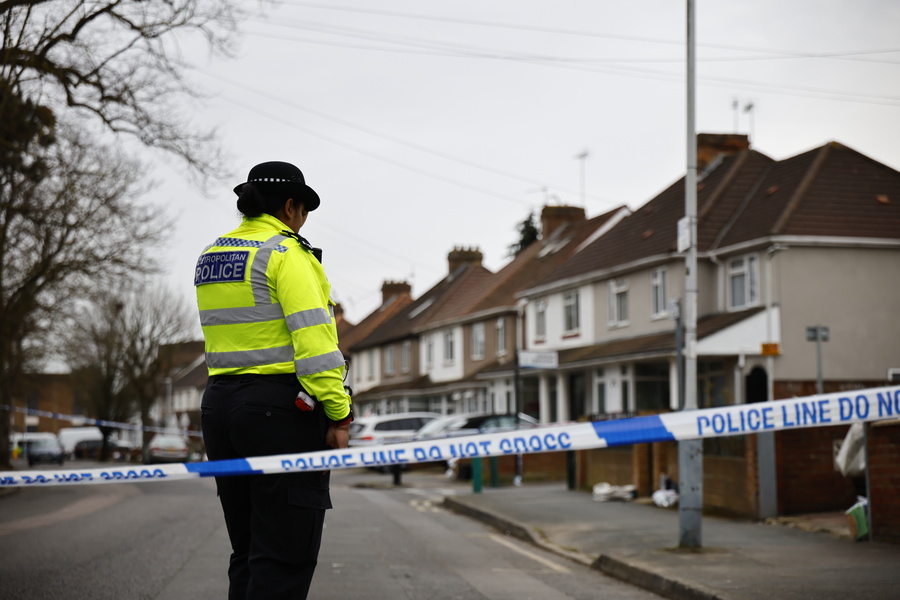 Heathrow-airport-and-police-of-UK-EPA