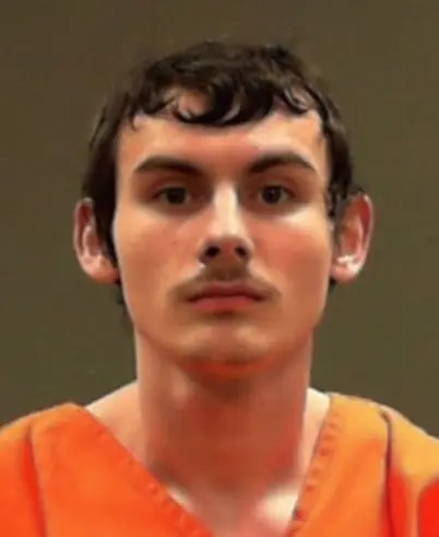 Δολοφονία μετά τα Χριστούγεννα: 18χρονος πυροβόλησε τους γονείς του, σκοτώνοντας τη μητέρα του