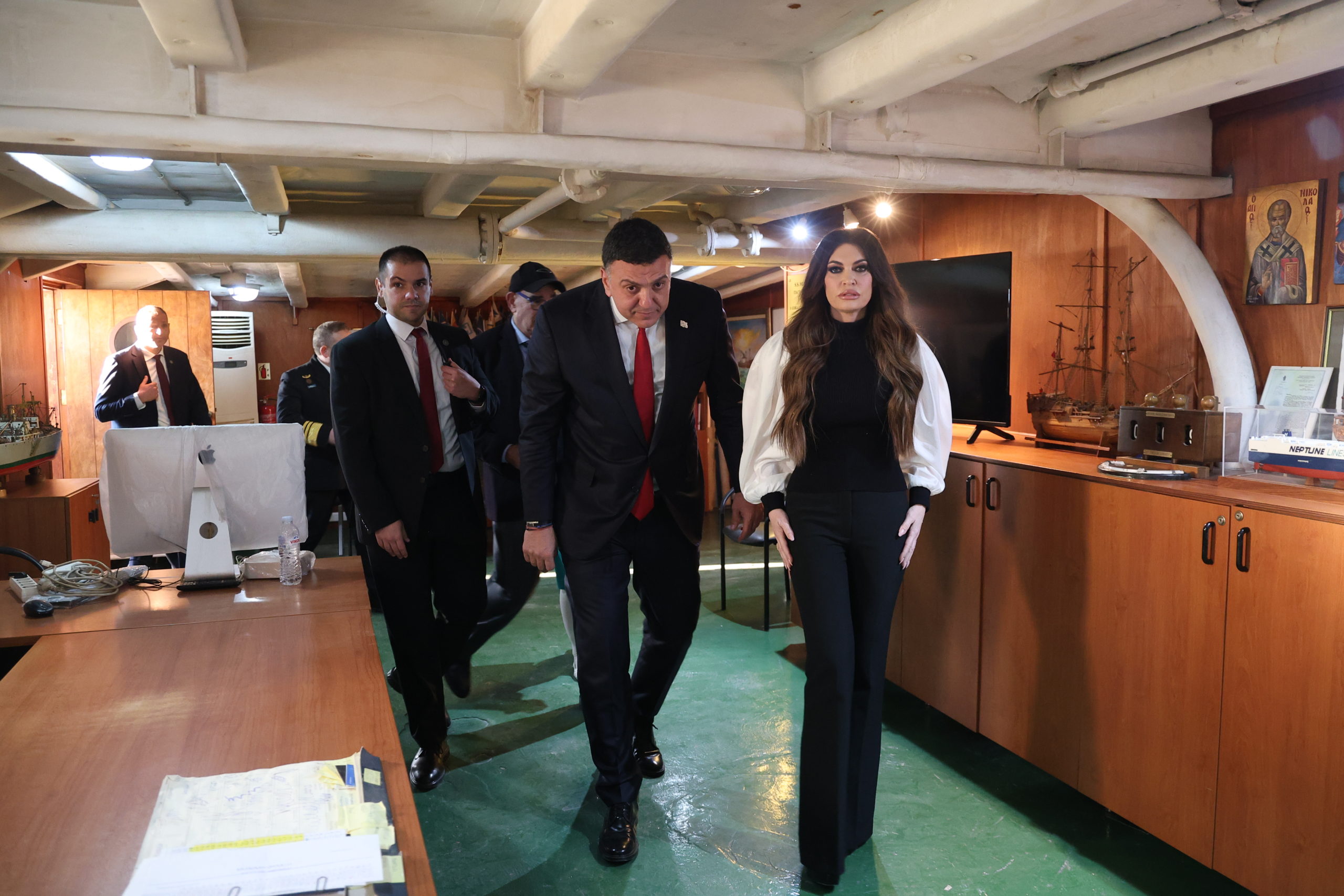 Βασίλης Κικίλιας στη συνάντηση με Κίμπερλι Γκιλφόιλ: «Συνεργασία με ΗΠΑ σε λιμενικές υποδομές, ναυτιλία και ασφάλεια» 2 Κικίλιας - Γκιλφόιλ