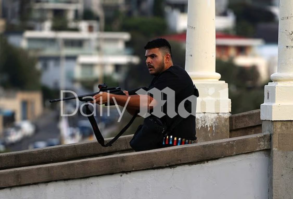 Σίδνεϊ: Φωτογραφίες των δύο υπόπτων της τρομοκρατικής ενέργειας – Έφοδος της αστυνομίας στο σπίτι του ενός 6 Σίδνεϊ: Φωτογραφίες των δύο υπόπτων της τρομοκρατικής ενέργειας – Έφοδος της αστυνομίας στο σπίτι του ενός