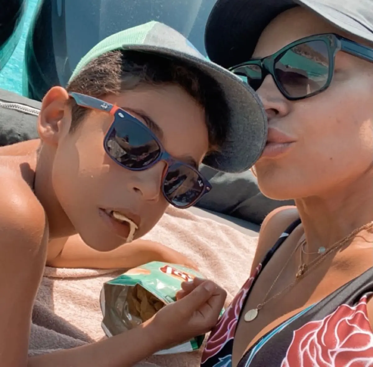 Μαριάντα Πιερίδη: Οι «άντρες της καρδιάς της» γιορτάζουν και εκείνη τους υμνεί 10 Η Μαριάντα Πιερίδη με τον γιο της