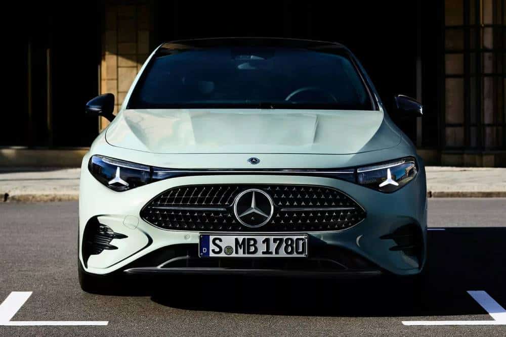 Ανανεωμένη υβριδική Mercedes CLA 220 Hybrid 1.5λτ. τούρμπο 9 Mercedes-CLA-220-Hybrid-2-2048x1152