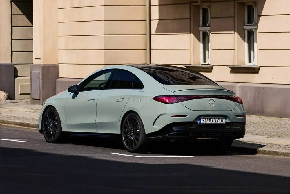 Ανανεωμένη υβριδική Mercedes CLA 220 Hybrid 1.5λτ. τούρμπο 8 Mercedes-CLA-220-Hybrid-3-1-2048x1152