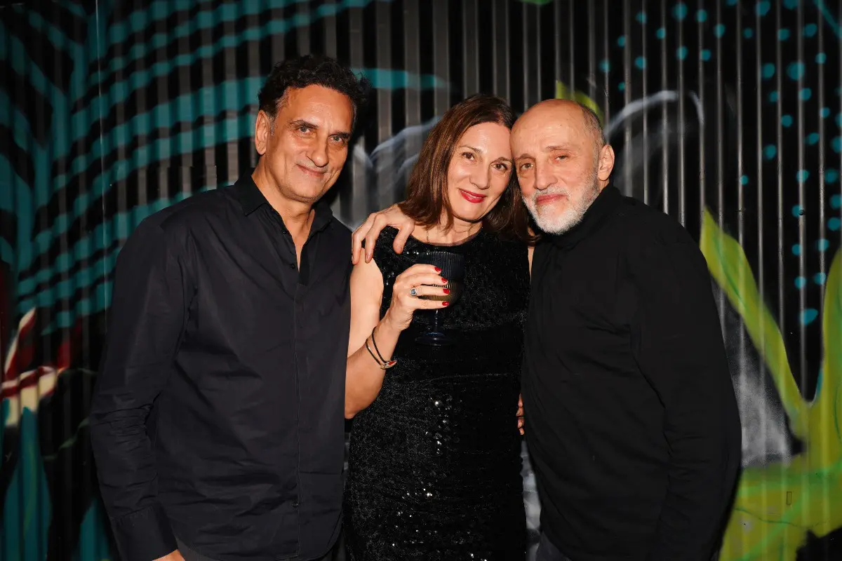 Νίκος Ψαρράς – Έλενα Καρακούλη: Μοιράστηκαν μια βραδιά πλημμυρισμένη αγάπη! 11 Nίκος Ψαρράς, Έλενα Καρακούλη, Μάνος Βακούσης