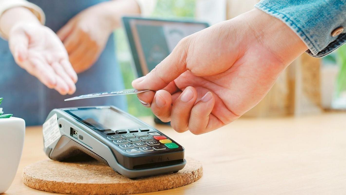 Φοροδιαφυγή: Ποιοι πολίτες απειλούνται με «τσουχτερά» πρόστιμα