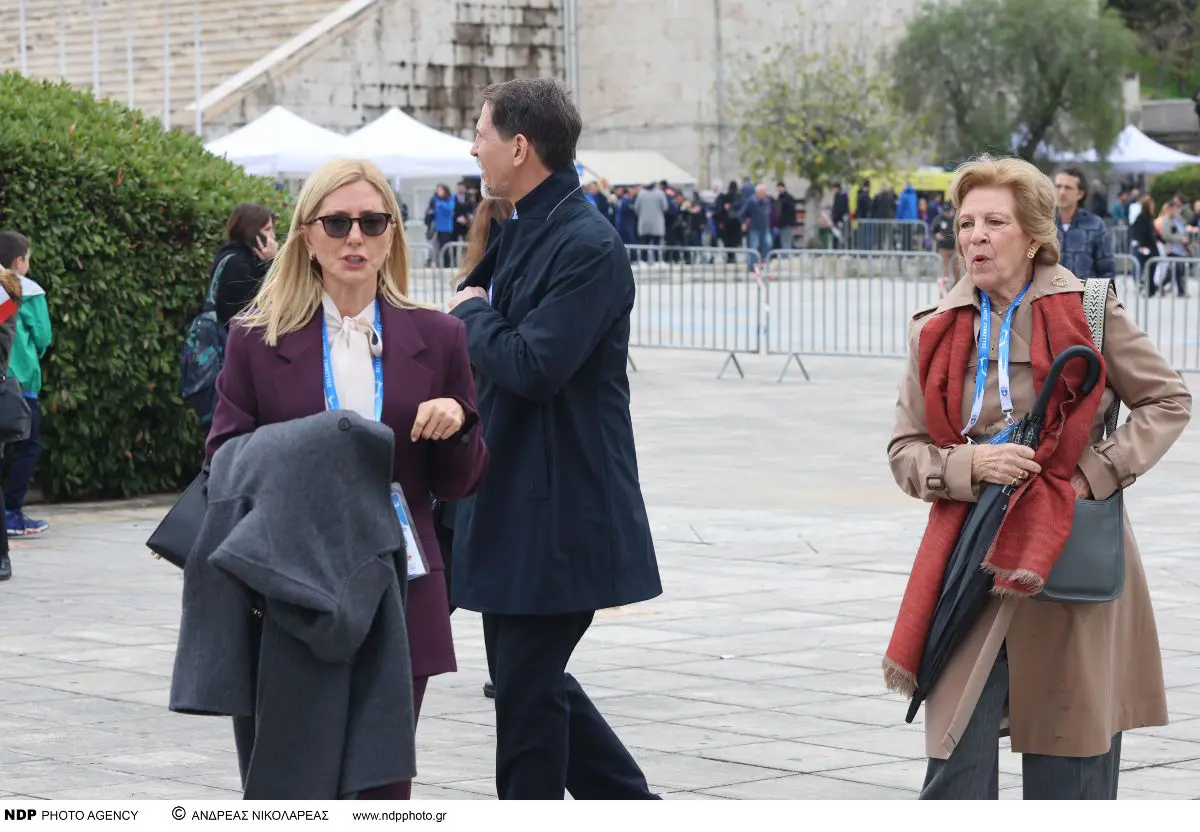 Άννα Μαρία, Παύλος Ντε Γκρες & Μαρί Σαντάλ – Παρευρέθηκαν στην Τελετή Παράδοσης της Ολυμπιακής Φλόγας (Φωτογραφίες) 18 Παύλος Ντε Γκρες, Μαρί Σαντάλ, Άννα Μαρία