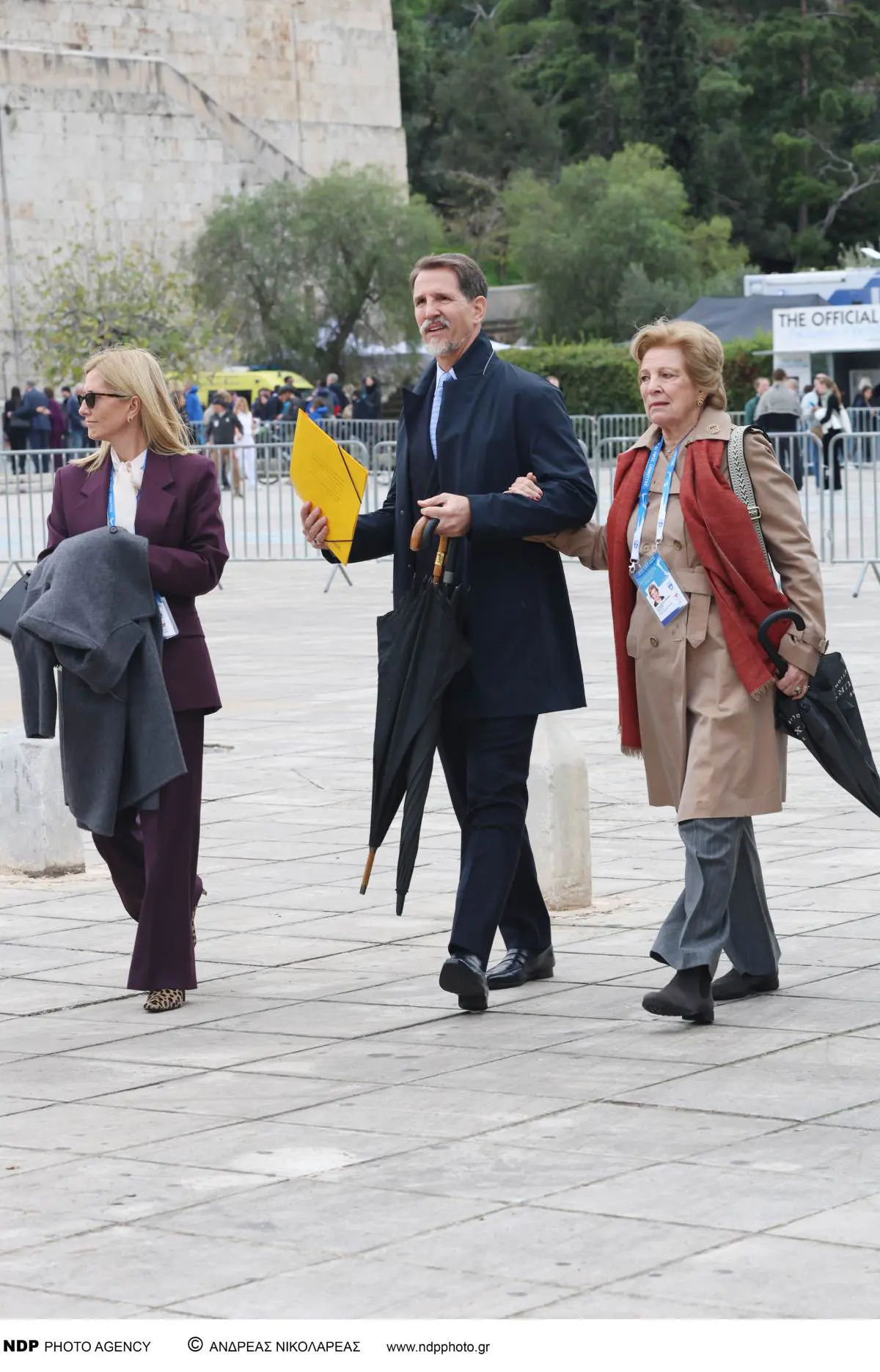 Άννα Μαρία, Παύλος Ντε Γκρες & Μαρί Σαντάλ – Παρευρέθηκαν στην Τελετή Παράδοσης της Ολυμπιακής Φλόγας (Φωτογραφίες) 11 Παύλος Ντε Γκρες, Μαρί Σαντάλ, Άννα Μαρία