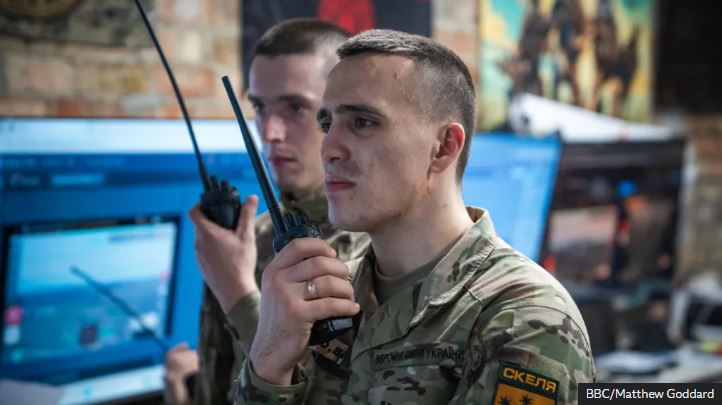 Ποκρόφσκ: Ουκρανοί στρατιώτες υψώνουν τη σημαία τους για να δείξουν ότι η πόλη δεν έχει «παραδοθεί» 3 Ποκρόφσκ: Ουκρανοί στρατιώτες υψώνουν τη σημαία τους για να δείξουν ότι η πόλη δεν έχει «παραδοθεί»