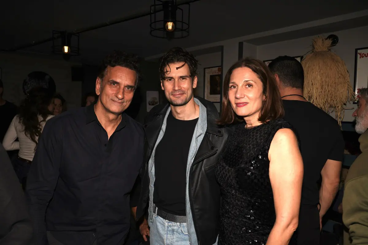 Νίκος Ψαρράς – Έλενα Καρακούλη: Μοιράστηκαν μια βραδιά πλημμυρισμένη αγάπη! 15 Νίκος Ψαρράς, Αναστάσης Ροϊλός, Έλενα Καρακούλη