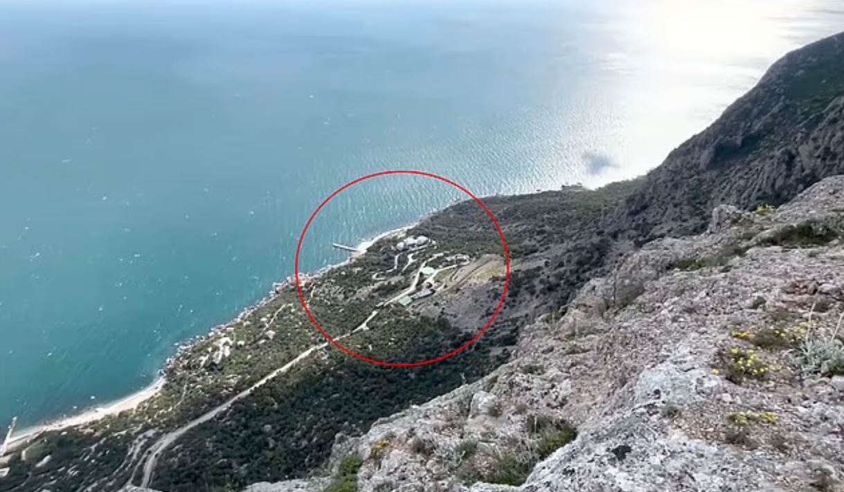 Το κρυφό παλάτι του Πούτιν στην Κριμαία: Διαθέτει κρυοθάλαμο, προσωπικό νοσοκομείο και χρυσό μπάνιο