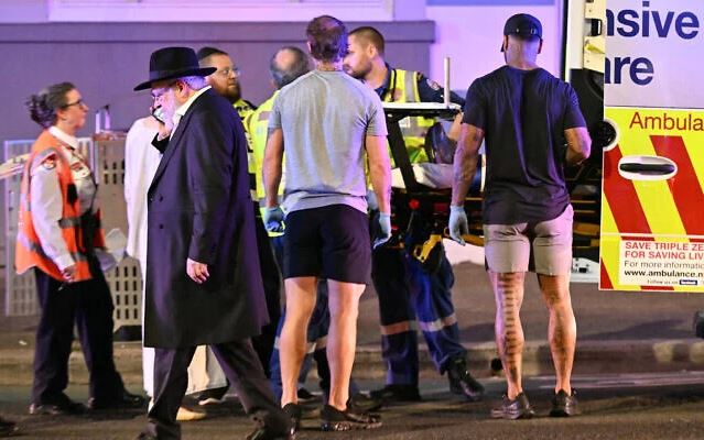 Παγκόσμια κατακραυγή για την τρομοκρατική επίθεση στο Σίδνεϊ – «Συγκλονισμένοι» Κάρολος και Καμίλα 3 Παγκόσμια κατακραυγή για την τρομοκρατική επίθεση στο Σίδνεϊ – «Συγκλονισμένοι» Κάρολος και Καμίλα