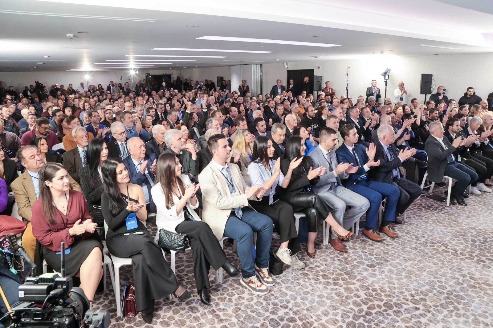 Πρώτο συνέδριο της «Φωνής Λογικής», η Αφροδίτη Λατινοπούλου εξελέγη ομόφωνα πρόεδρος – Δείτε βίντεο και εικόνες