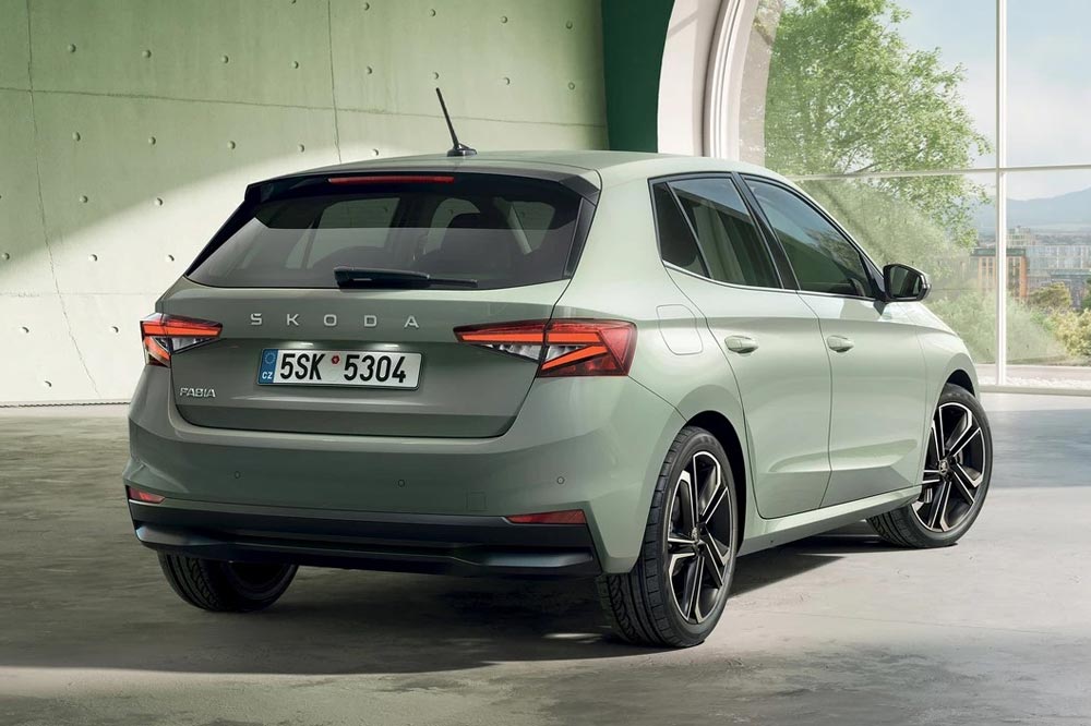 Skoda-Fabia-2025-1