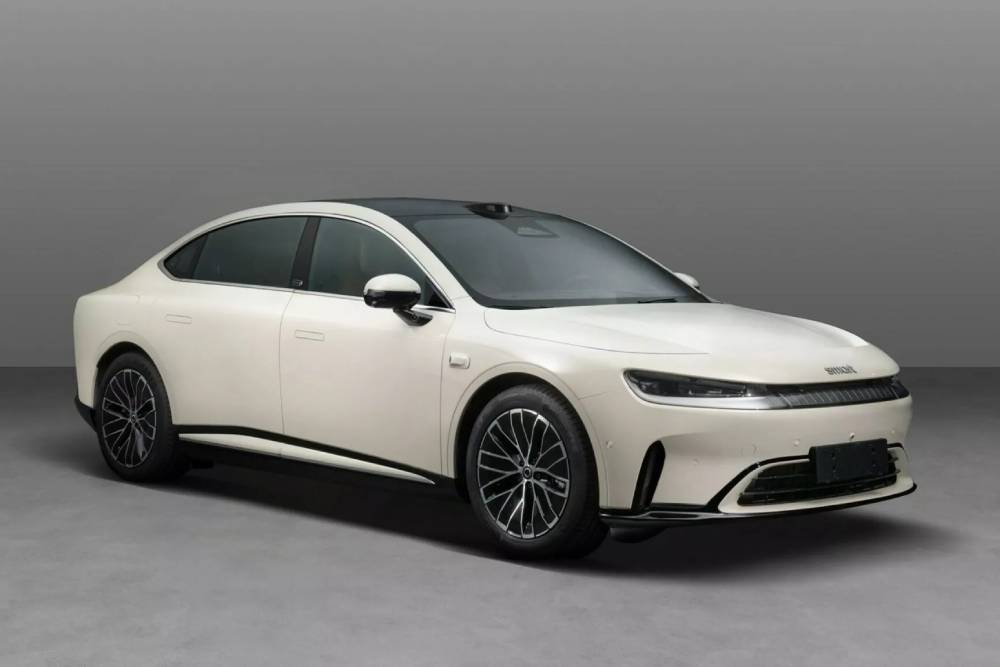 Το νέο σεντάν Smart #6 ανταγωνίζεται σε μέγεθος τη Mercedes E-Class 5 Smart-6-EHD-1-2048x1151