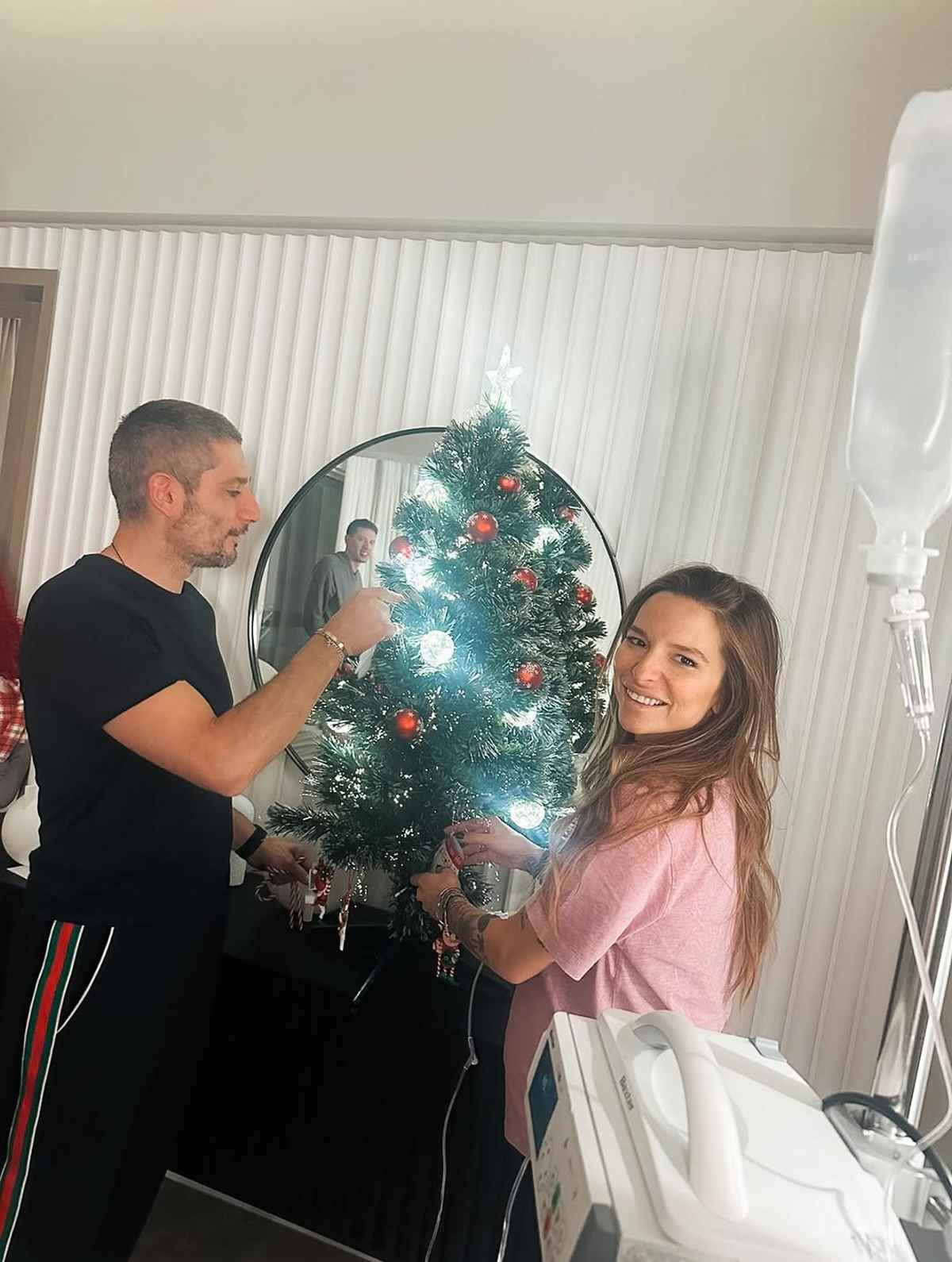 Κούρκουλου: Η οικογενειακή στιγμή με τον σύζυγο και τον γιο τους, Νίκο 17 Η Εριέττα Κούρκουλου με τον Βύρωνα Βασιλειάδη