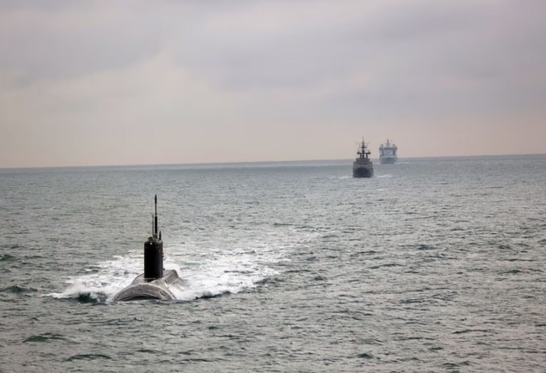 Βρετανία: Ρωσικό υποβρύχιο ανιχνεύθηκε στη Μάγχη – Πώς το παρακολούθησαν έως τα γαλλικά ύδατα 4 Βρετανία: Ρωσικό υποβρύχιο ανιχνεύθηκε στη Μάγχη – Πώς το παρακολούθησαν έως τα γαλλικά ύδατα