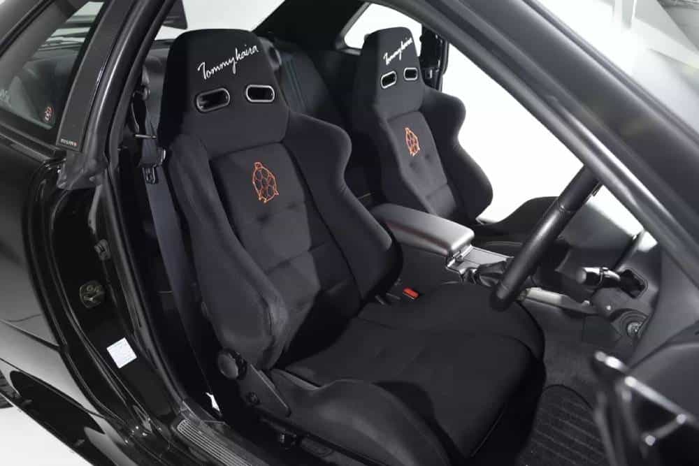 Υπερσπάνιο Nissan Skyline R34 αμπαλάζ για τα Χριστούγεννα