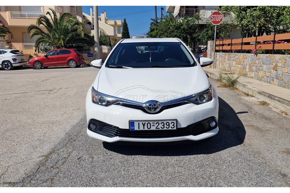 Toyota Auris 2019 (2)