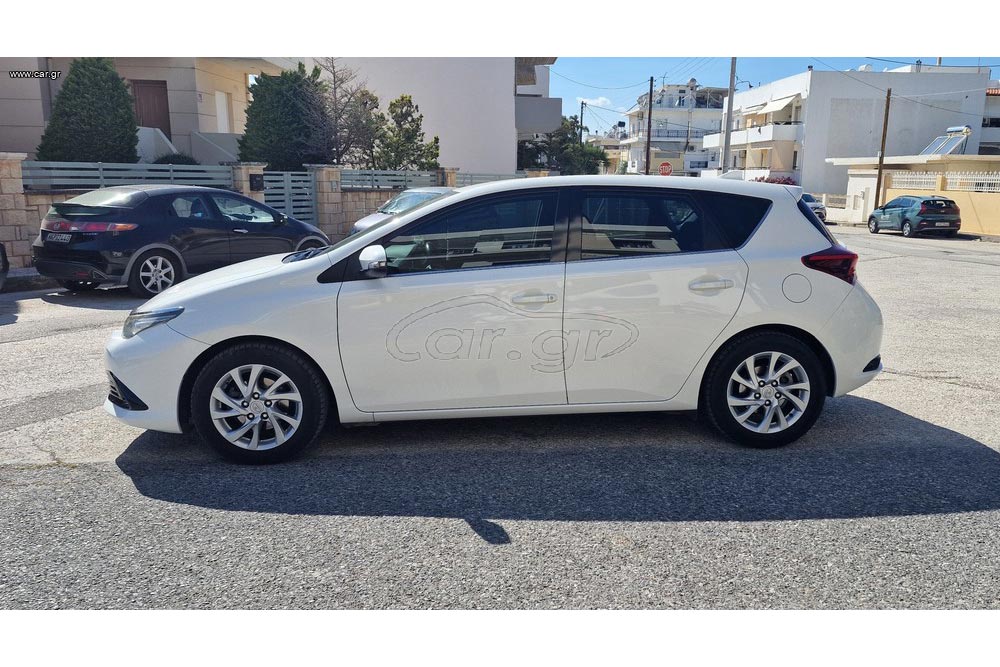 Toyota Auris 2019 (3)