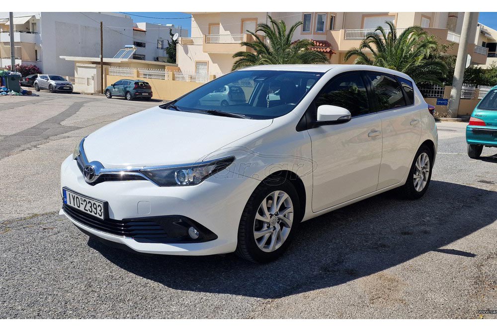 Toyota Auris 2019 (4)