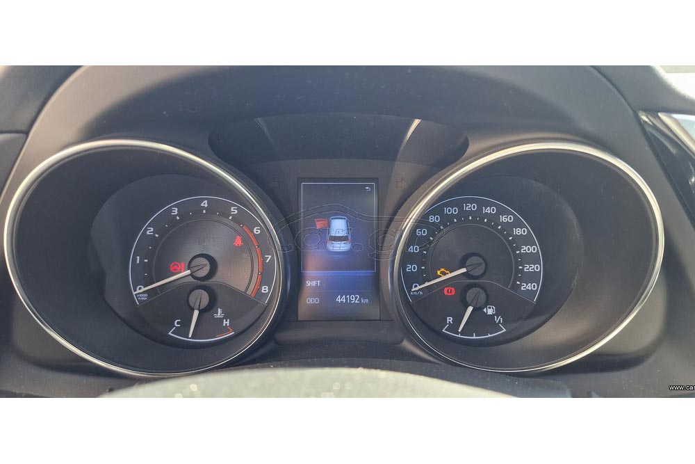 Toyota Auris 2019 (8)