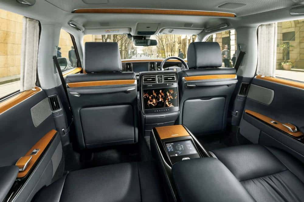 Toyota-Century-Japan-15-2048x1357