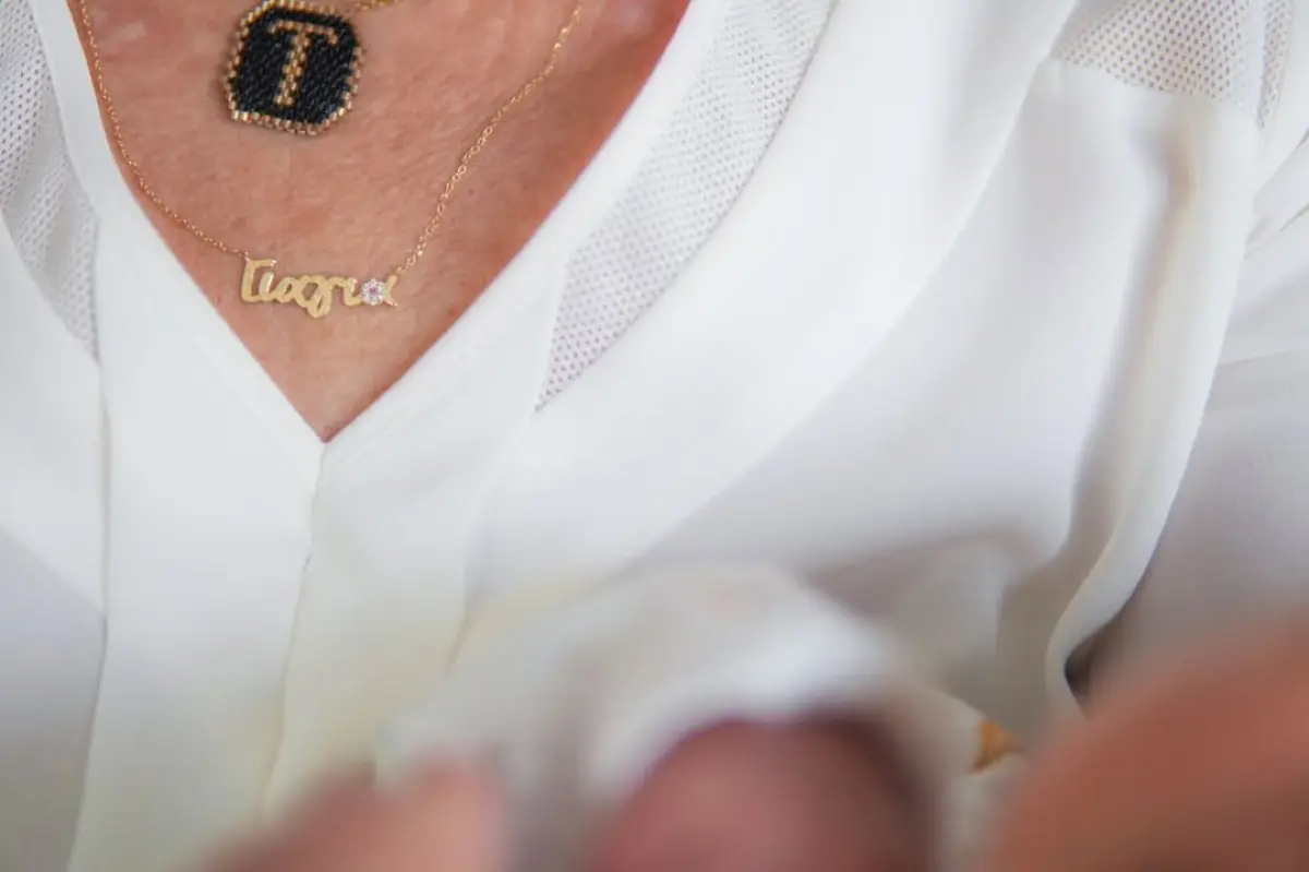 Τζένη Θεωνά: Γιορτάζει το δίμηνο του μωρού της – Οι εικόνες με τους γονείς της 12 Η Τζένη Θεωνά με τους γονείς της