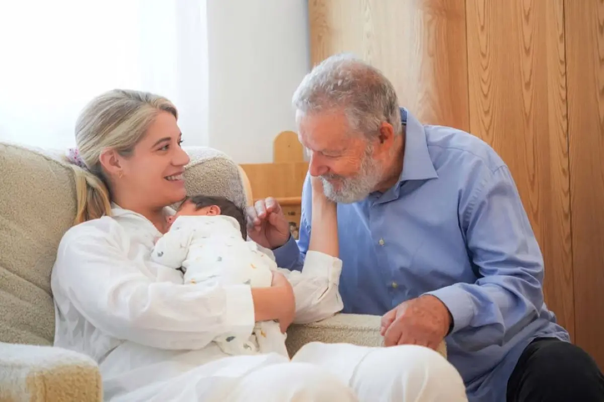 Τζένη Θεωνά: Γιορτάζει το δίμηνο του μωρού της – Οι εικόνες με τους γονείς της 14 Η Τζένη Θεωνά με τους γονείς της