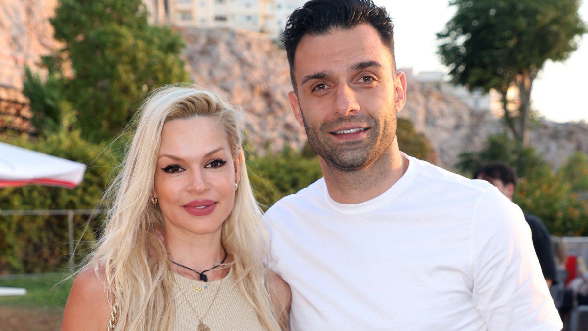 Γιώργος Τζαβέλλας: Ντύθηκε Άγιος Βασίλης για την κόρη του – Οι φωτογραφίες με τη στολή