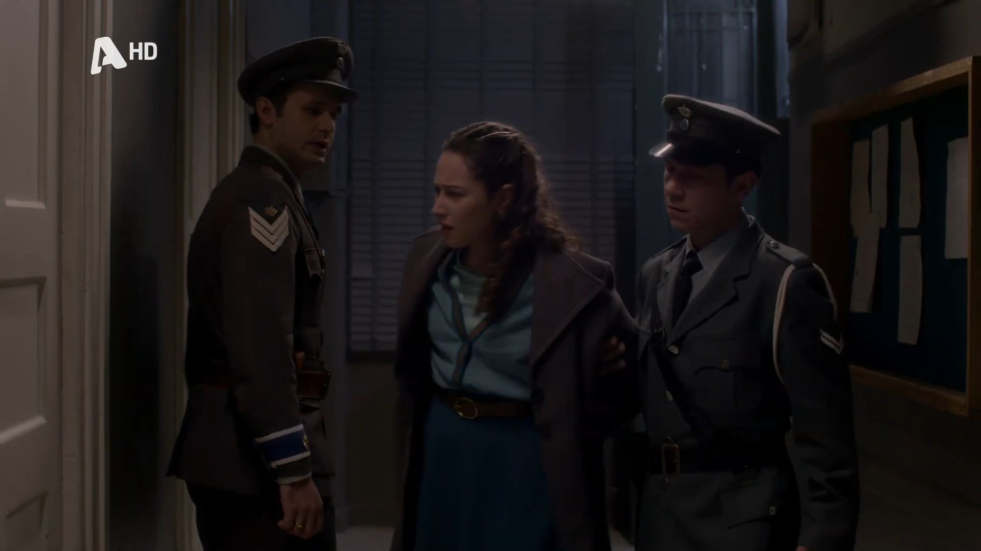 agios-erotas-i-sofia-syllamvanetai-amesa-omos-i-thaleia-syneiditopoiei-me-tromo-pos-i-kori-tis-den-eiche-kamia-epignosi-tis-praksis-tis-1765463680