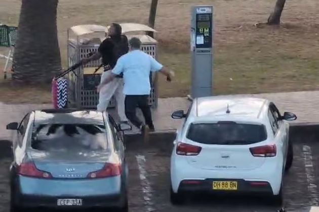 Αυστραλία: 1 εκατ. δολάρια σε δωρεές για τον ήρωα που τραυματίστηκε αφοπλίζοντας τον δράστη – «Πάω να πεθάνω…» 6 Αυστραλία: 1 εκατ. δολάρια σε δωρεές για τον ήρωα που τραυματίστηκε αφοπλίζοντας τον δράστη – «Πάω να πεθάνω…»