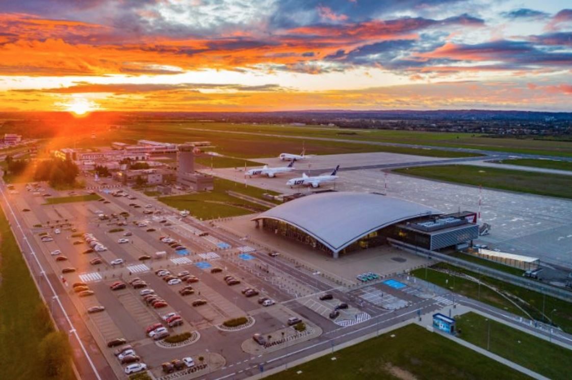 Η Πολωνία κλείνει δύο αεροδρόμια λόγω των ρωσικών πληγμάτων στην Ουκρανία