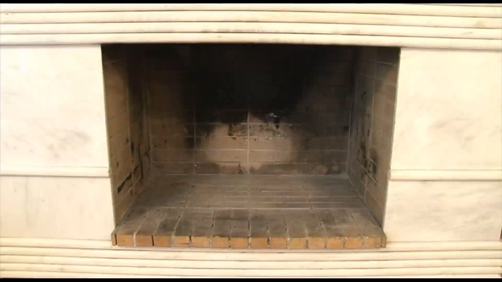 aithalomichli-o-aoratos-kindynos-toy-cheimona-1765096764