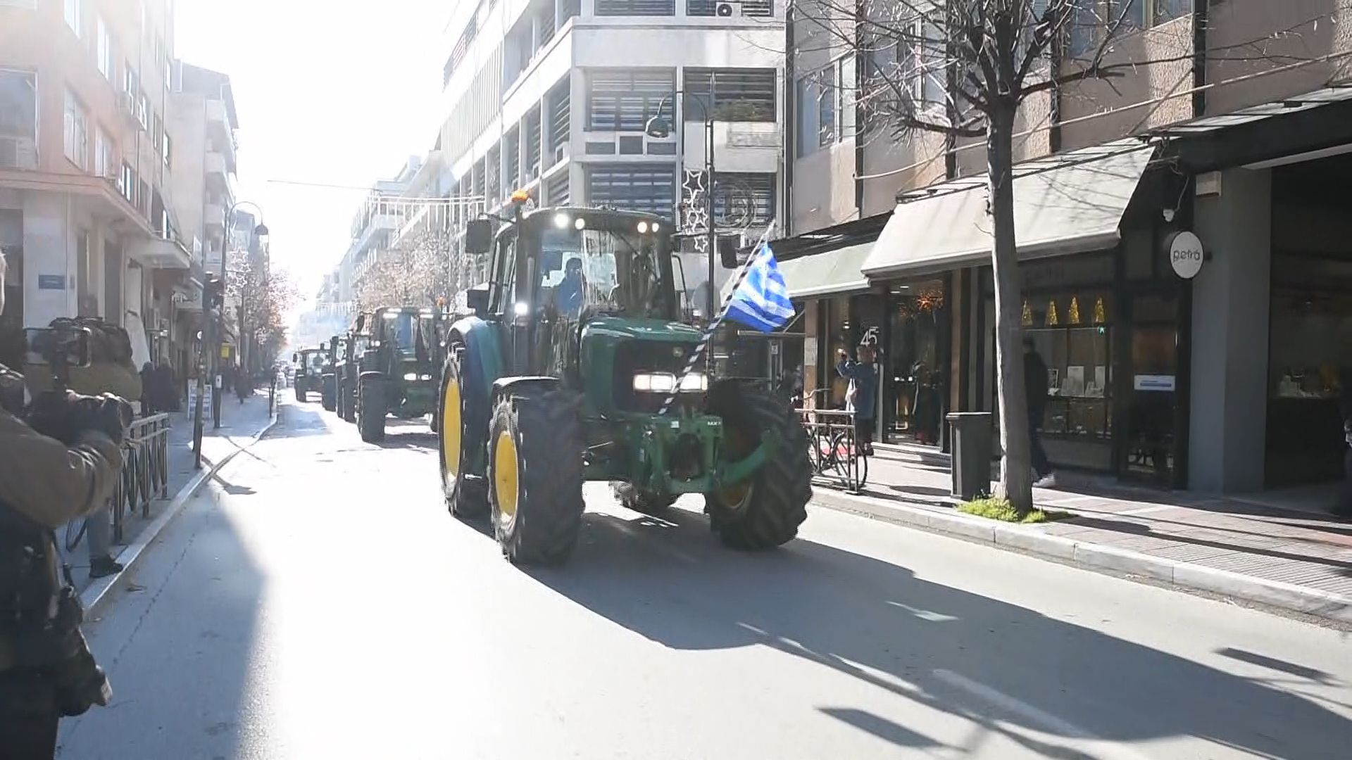 anavoli-tis-dikis-ton-dyo-agroton-gia-ta-epeisodia-sto-mploko-tis-nikaias-1765807736