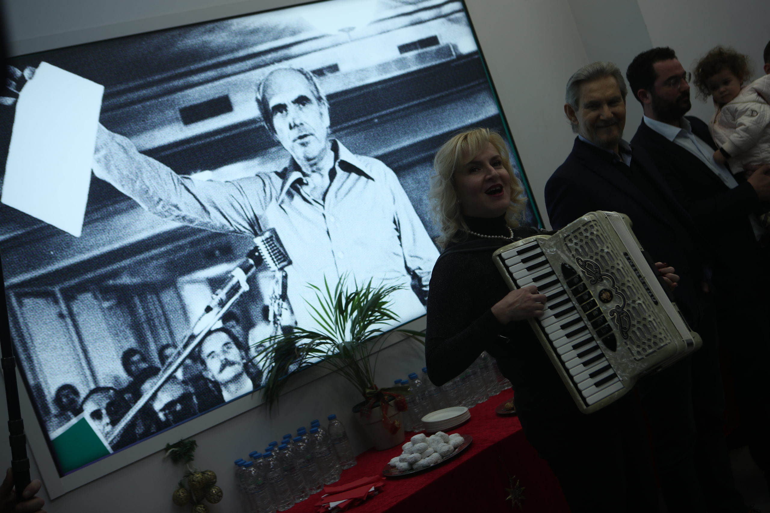 Ανδρουλάκης κάλαντα