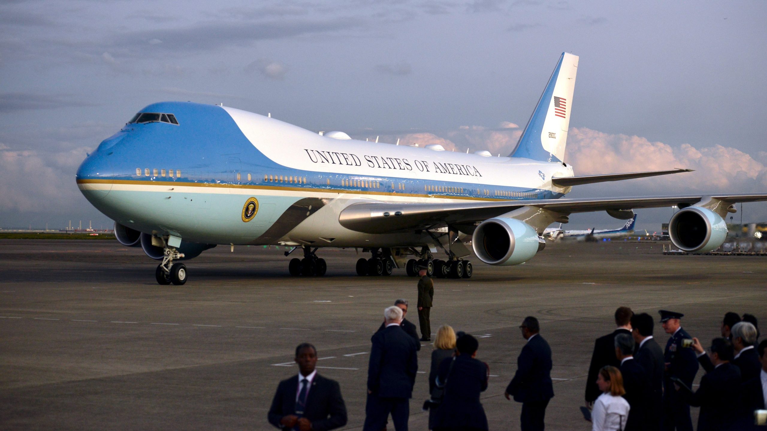 ap25300384054928-1-scaled