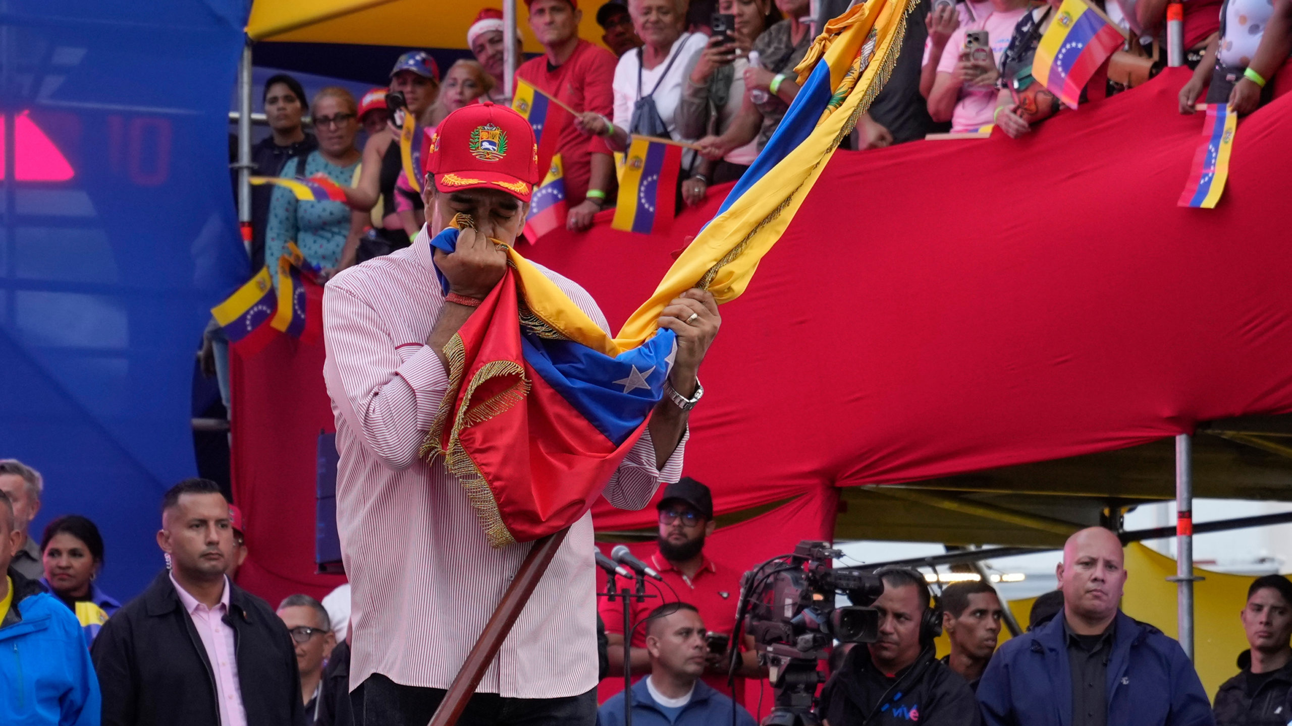 ap25335788968056-scaled