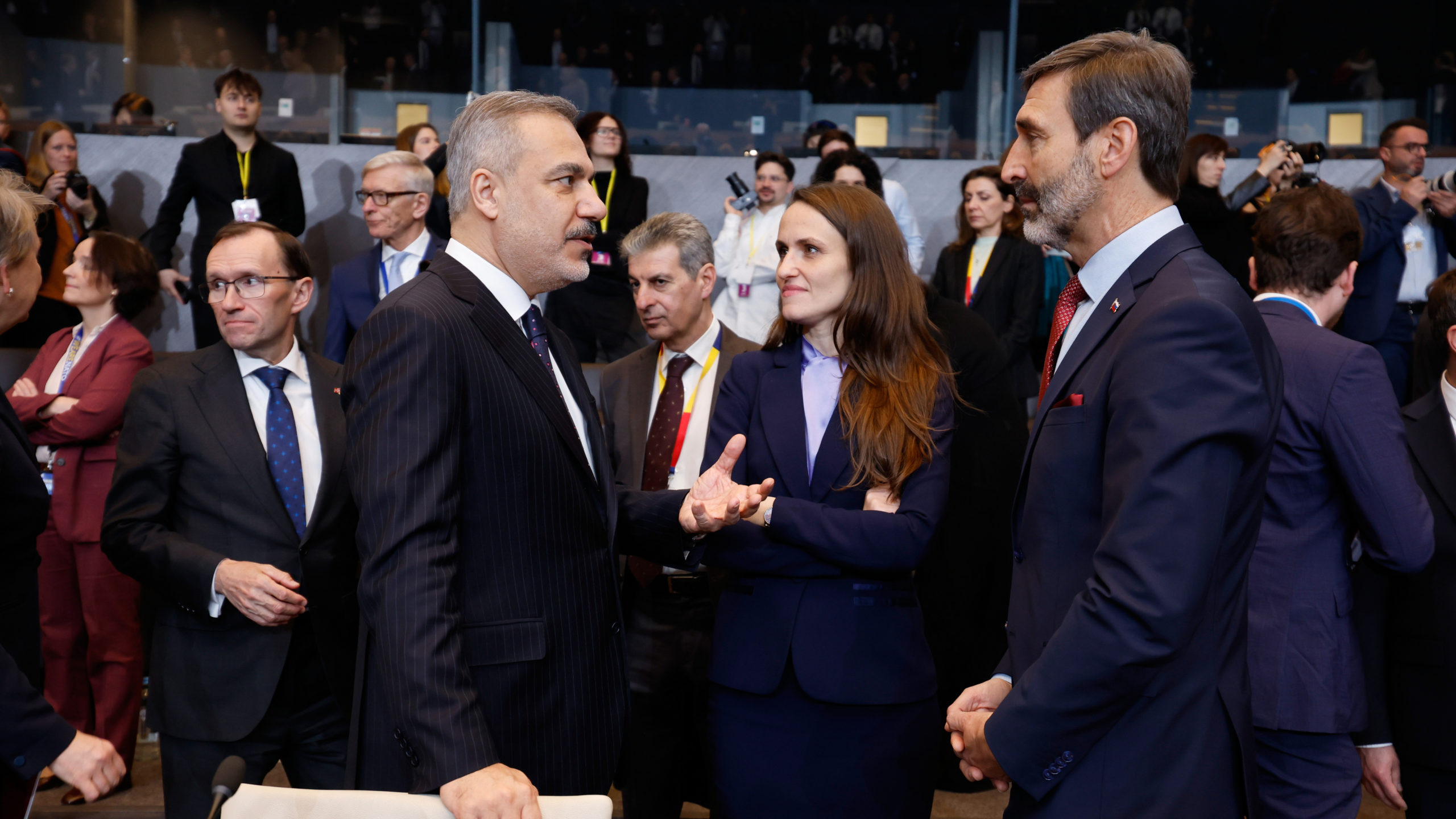 ap25337333878379-scaled