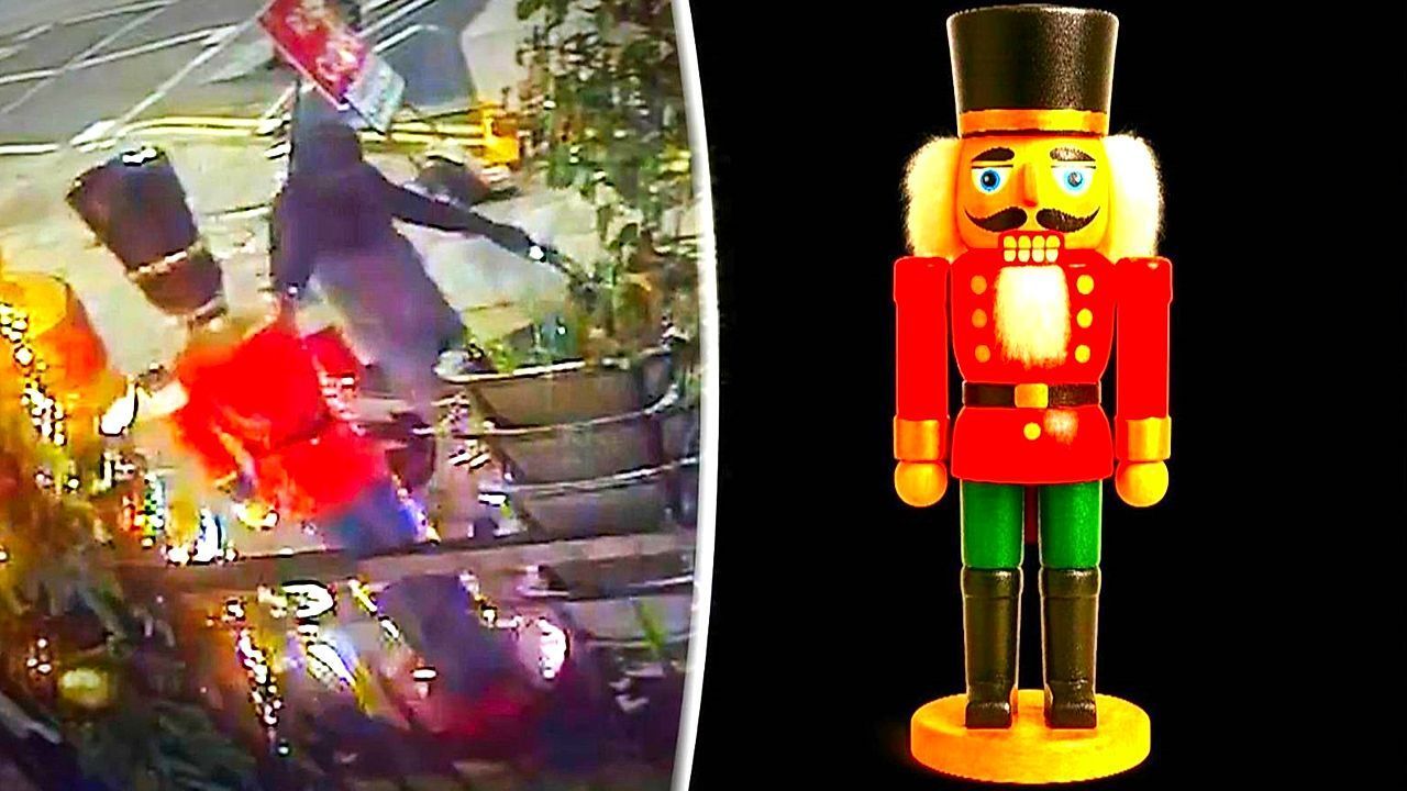 Απαγωγή γιγάντιου… Καρυοθραύστη από θρασύτατο μοτοποδηλάτη