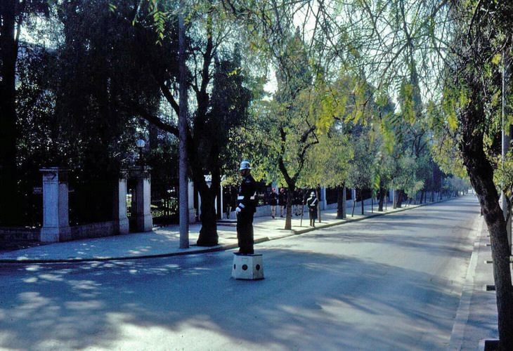 Η Αθήνα τη δεκαετία του 1960 – Εκπληκτικές εικόνες μιας άλλης γοητευτικής εποχής
