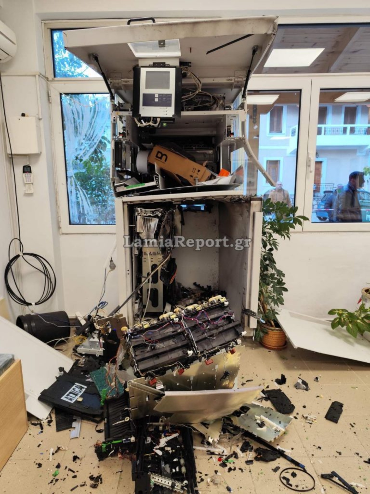 Βοιωτία: Έκρηξη σε ΑΤΜ στο Κυριάκι με λεία όλα τα χρήματα 3 Έκρηξη σε ΑΤΜ