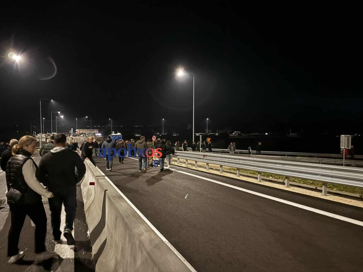 Αγροτικά μπλόκα: Αποκλεισμός της νέας Εθνικής Οδού Πατρών – Πύργου στην Κάτω Αχαΐα