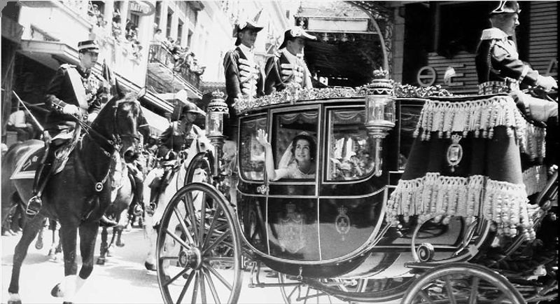 Πώς ο ελληνικός λαός κάλυψε την προίκα της βασίλισσας Σοφίας (φωτό) 4 Πώς ο ελληνικός λαός κάλυψε την προίκα της βασίλισσας Σοφίας (φωτό)