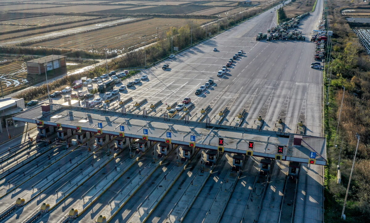 Οι αγρότες στις 12 κλείνουν το ρεύμα προς Αθήνα στο μπλόκο των Μαλγάρων – Κινητοποιήσεις σε Νίκαια και Χαλκίδα